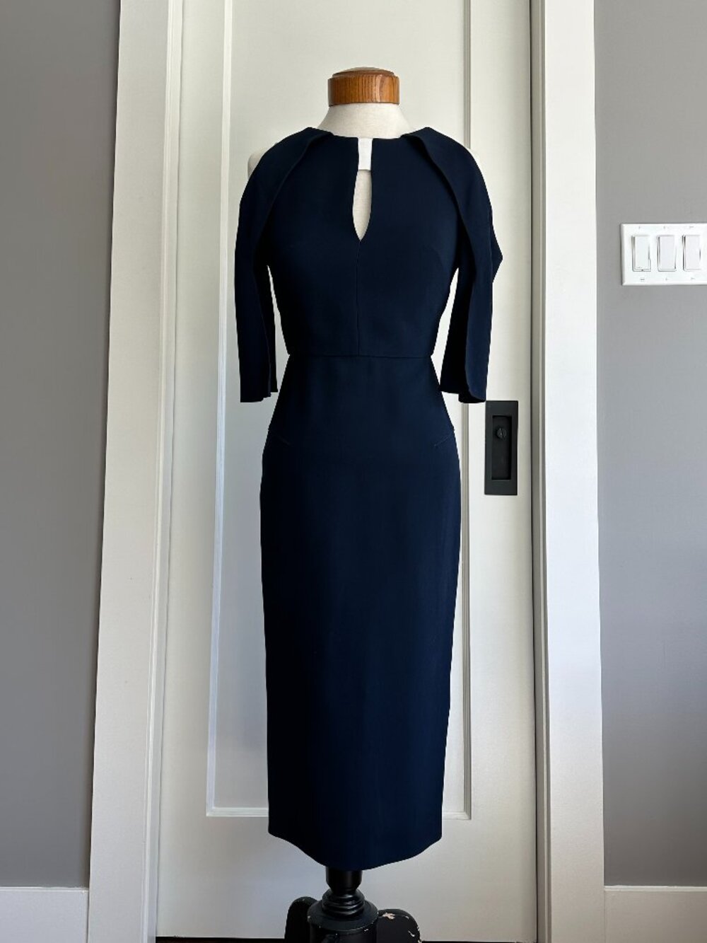 Roland Mouret Structured Navy Dress with Cutout Sleeves US 4 EUC